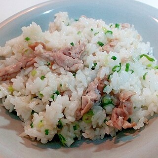 創味シャンタンで　豚ロースと葱のチャーハン